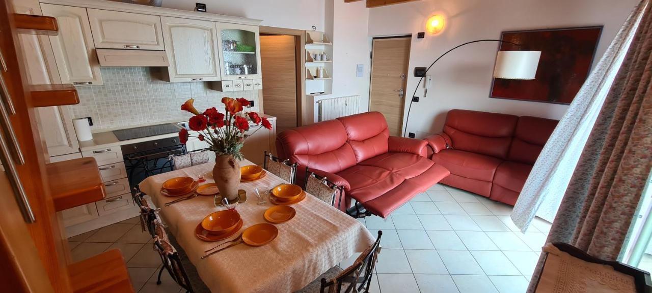 La Villetta In Residence Con Piscina E Vista Lago Parzanica Екстериор снимка