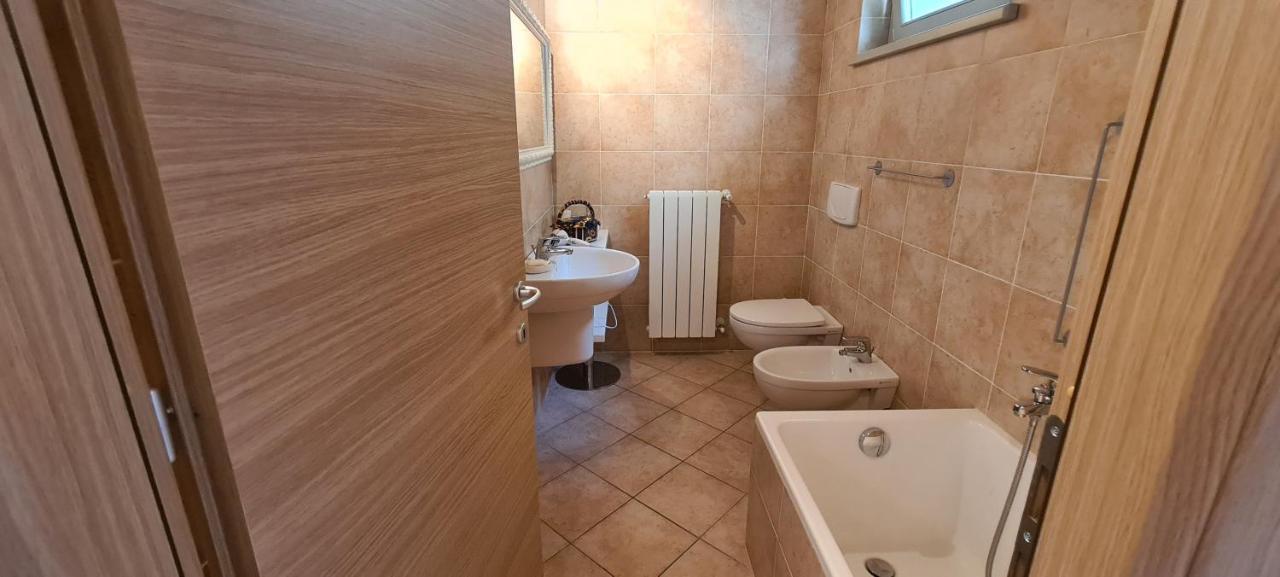La Villetta In Residence Con Piscina E Vista Lago Parzanica Екстериор снимка
